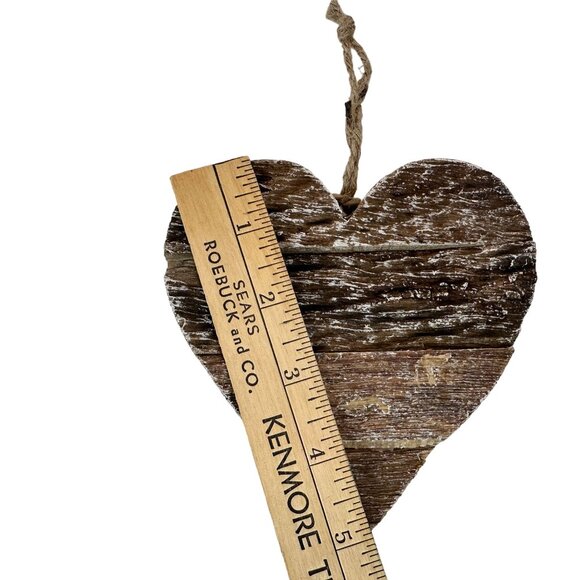 HANDCRAFTED WOODEN CHRISTMAS ORANAMENTS LOVE HEART SET 2 RUSTIC CABINCORE NEW - Picture 2 of 9